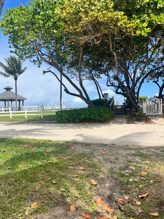 2+1 Condo — 5550 N Ocean Boulevard #107