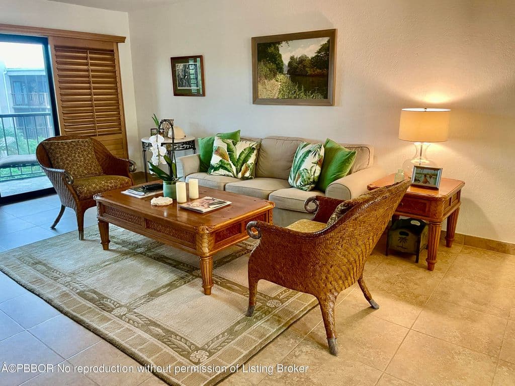 2-bedroom Condo — 3605 S Ocean Blvd APT 311