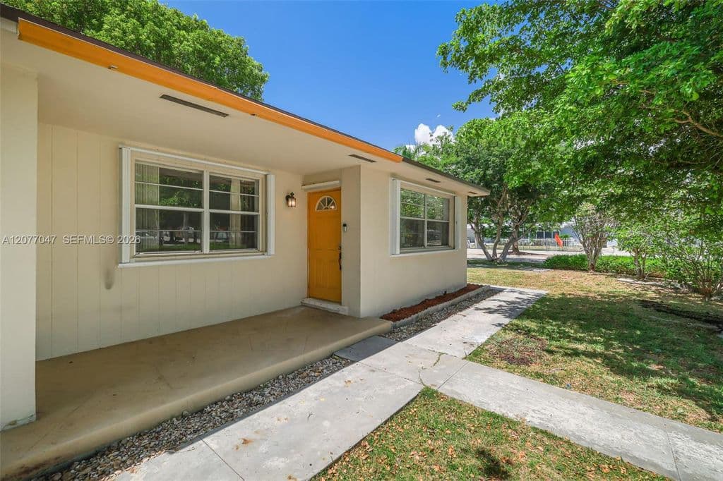 3-bedroom Single-Family Home — 9354 Caribbean Blvd