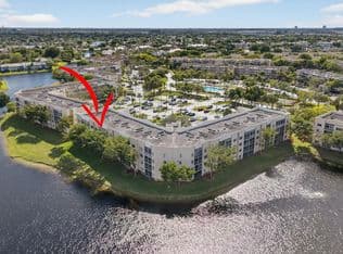 2+1 Condo — 9575 Weldon Circle Apt C413, Tamarac, 33321