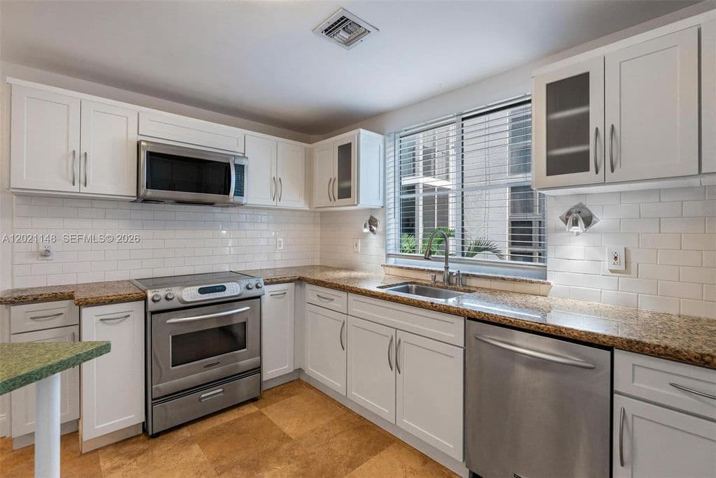 3+1 Condo — 325 Meridian Ave APT 5