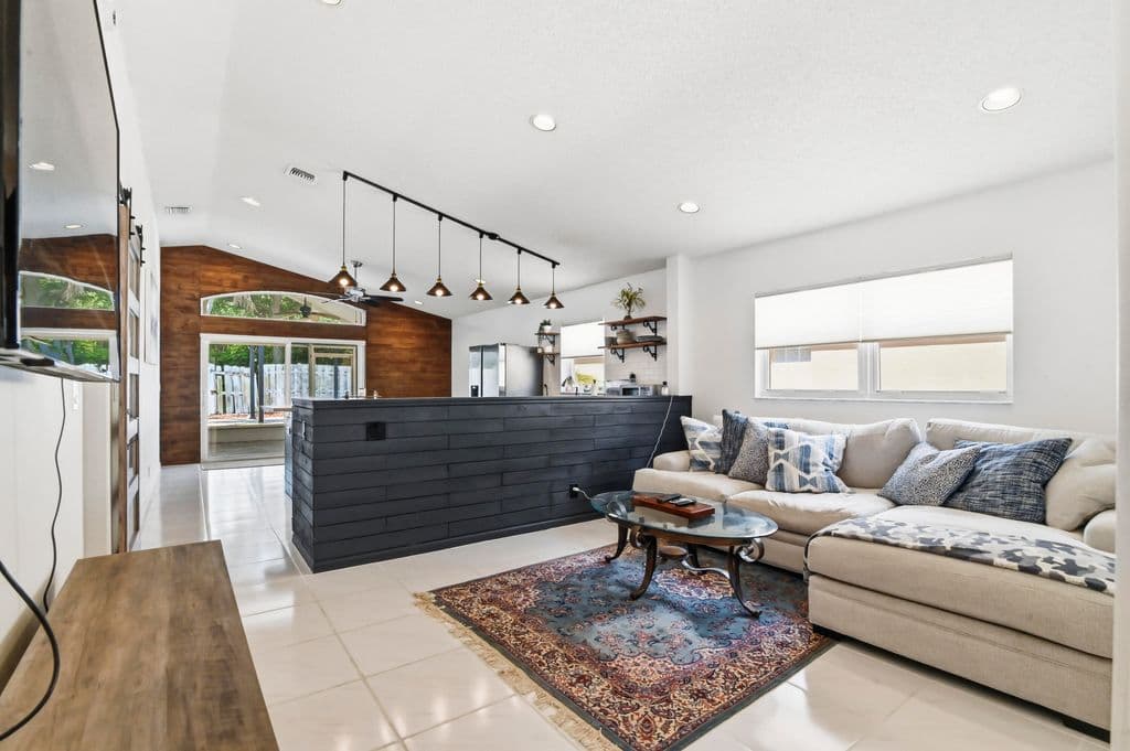 3+1 Müstakil ev — 5690 Green Island Drive