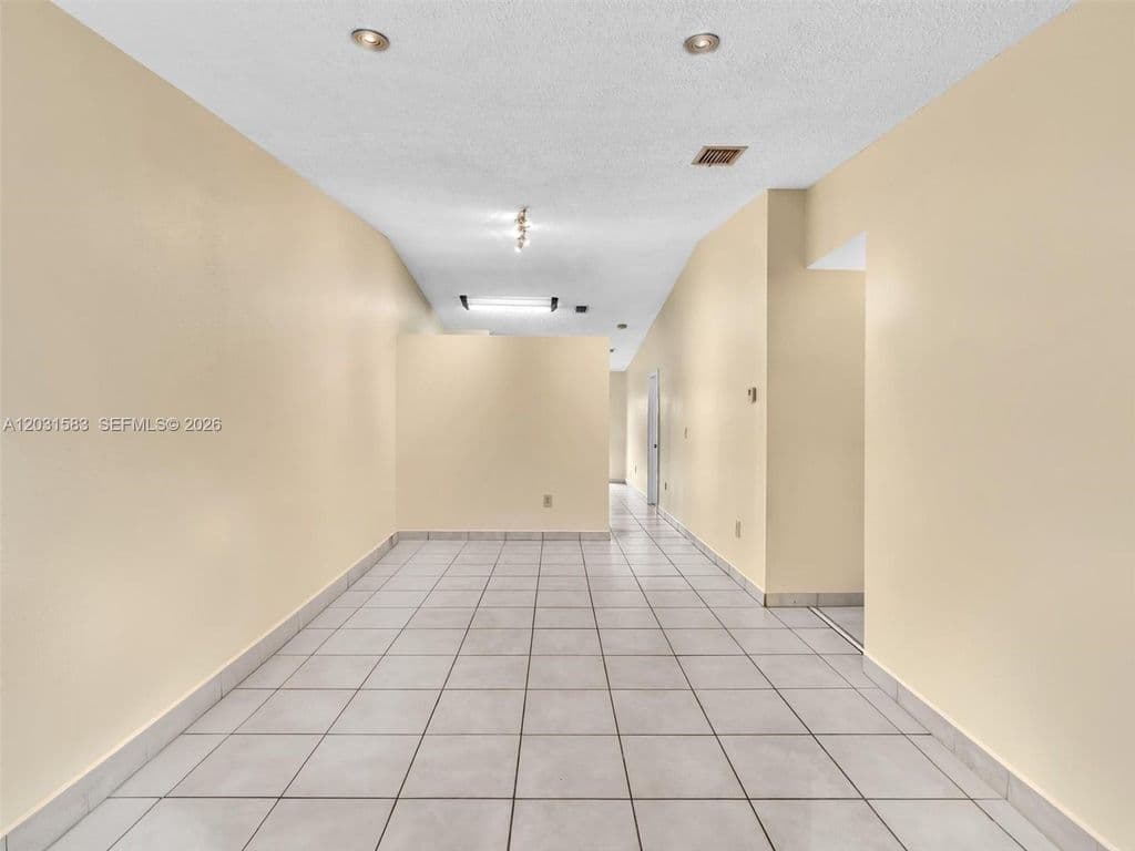 2+1 Mülk — 10828 SW 72nd St APT 205