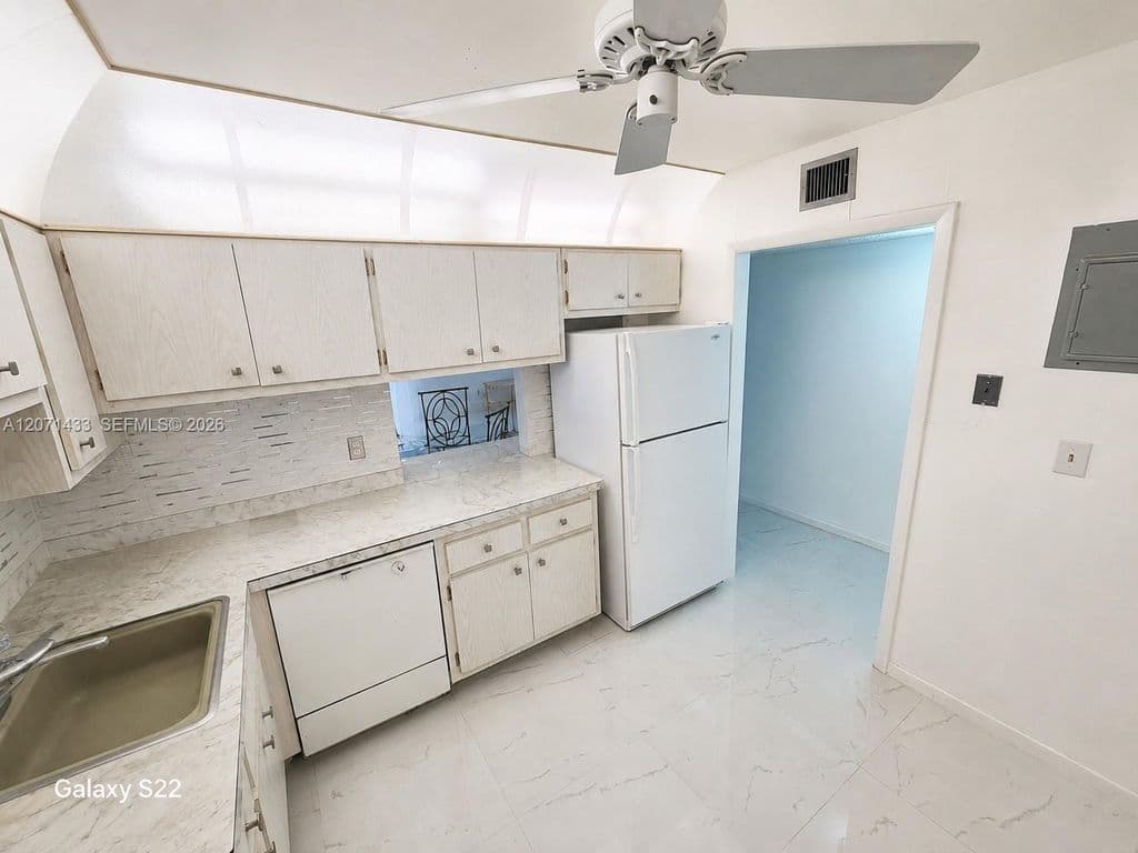2-bedroom Condo — 4881 NW 22nd St APT B15