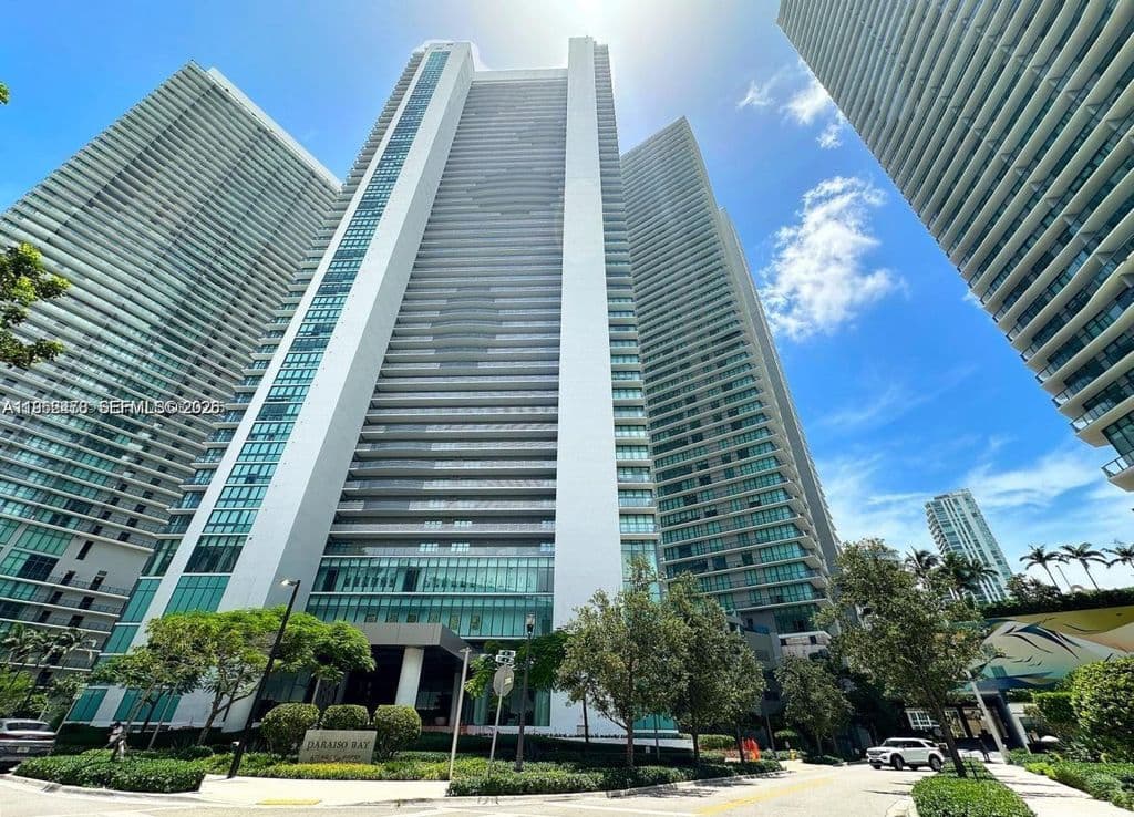 4+1 Condo — 650 NE 32nd St #Bh6