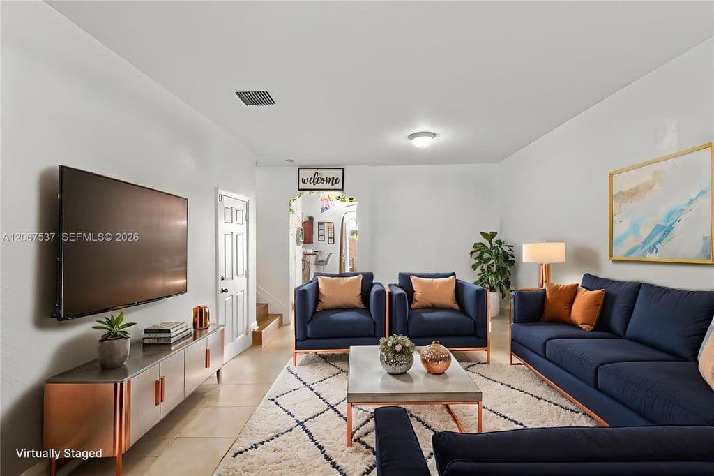 4+1 Mülk — 12958 SW 135th St