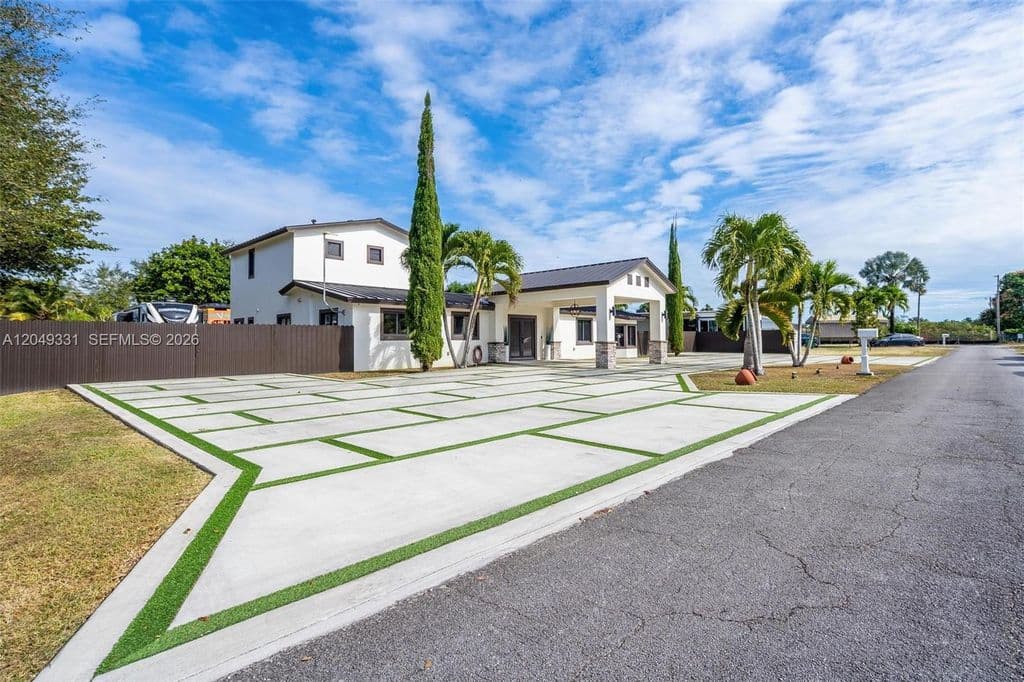 4-bedroom Single-Family Home — 20221 SW 318th St