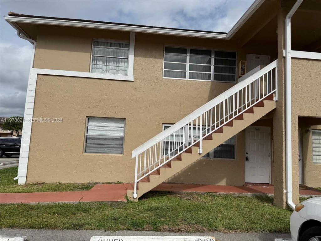 2+1 Condo — 1001 Twin Lakes Dr #29-D