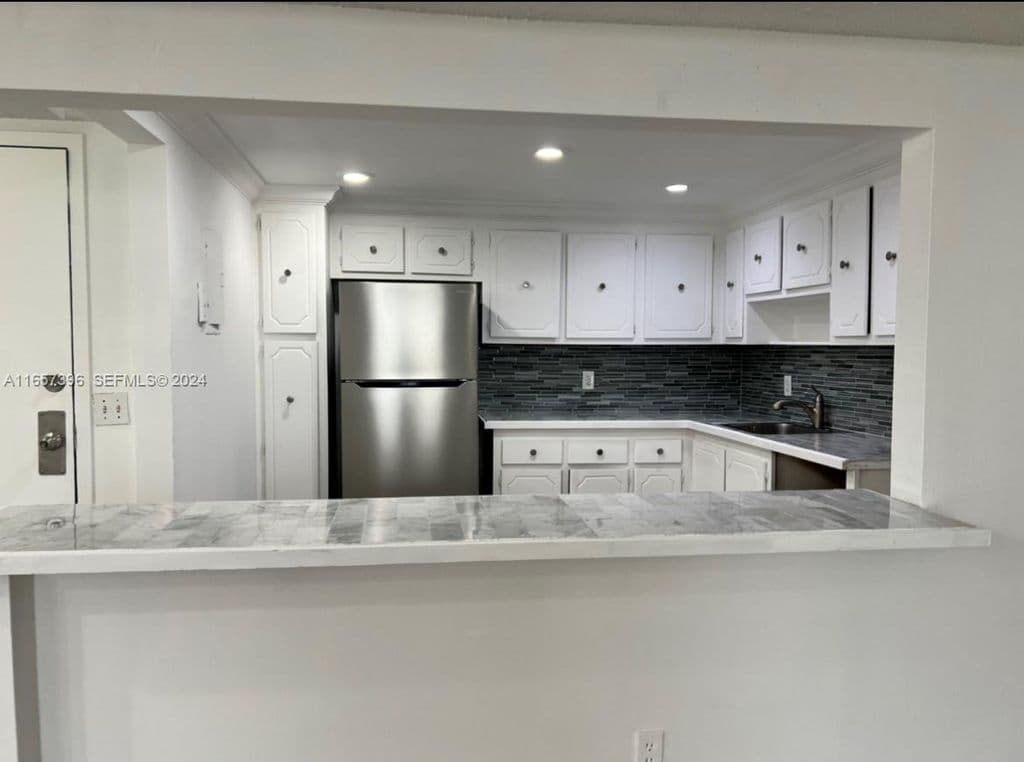 2+1 Condo — 13499 Biscayne Blvd APT 1205