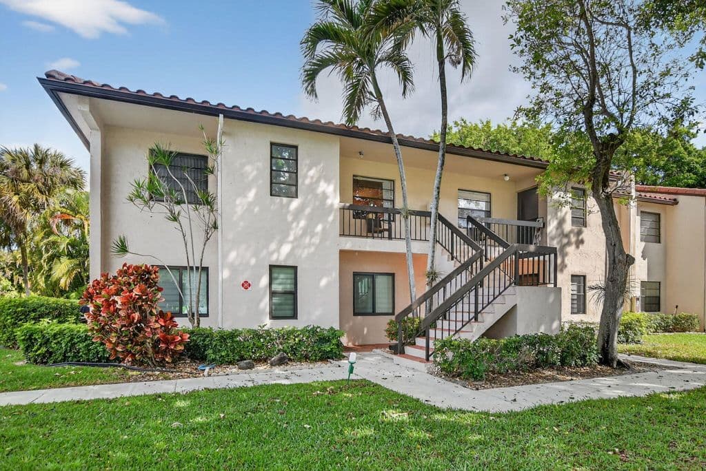 2+1 Condo — 21501 Juego Circle #29 F