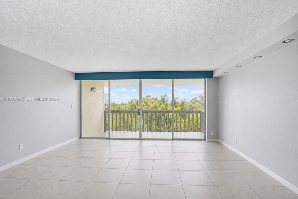 2+1 Condo — 7051 Environ Blvd APT 432