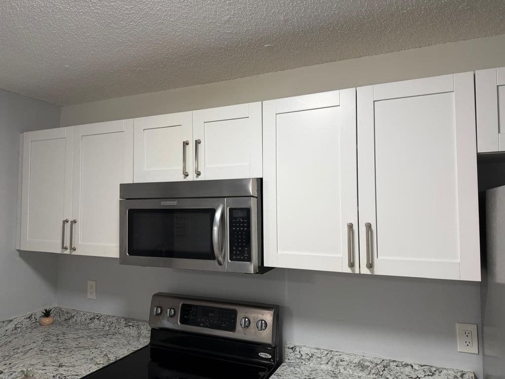 2+1 Condo — 615 S State Road 7 #1d