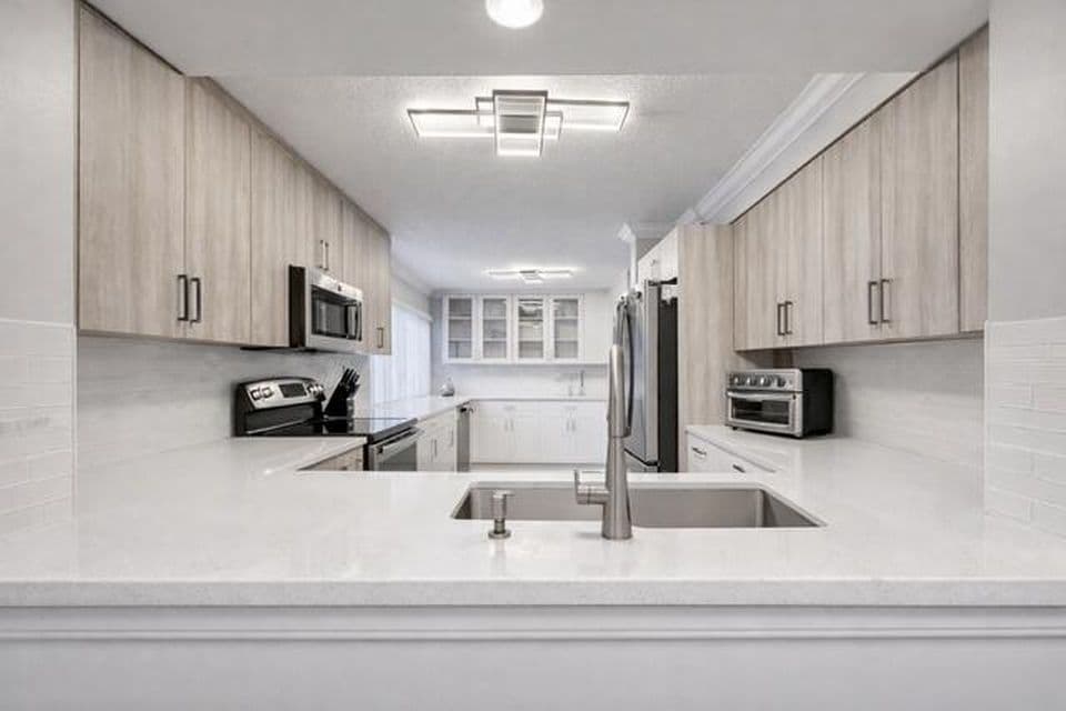 3+1 Condo — 11262 Green Lake Drive #204