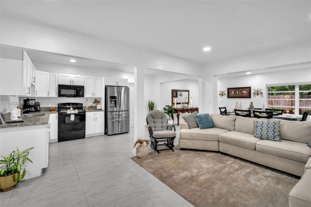 2-bedroom Single-Family Home — 14140 NE 10th Ave
