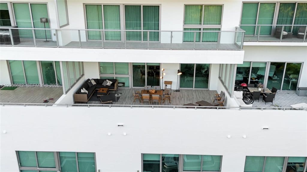 2-bedroom Condo — 1600 SW 1st Ave APT 307