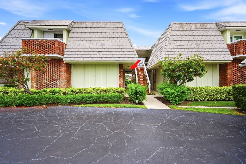 2+1 Condo — 324 Orange Tree Drive #4