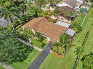 3-bedroom Single-Family Home — 417 SE 4th St, Dania Beach, 33004