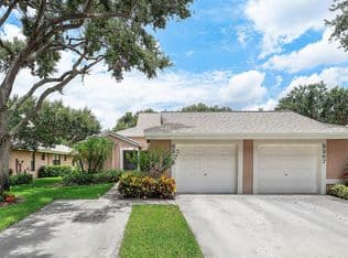 2-bedroom Condo — 8271 SUN LAKE Drive, Boca Raton, 33496