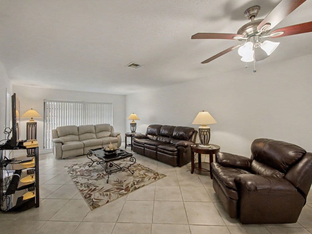 2-bedroom Condo — 4759 Storkwood Terrace #A