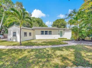 3+1 Müstakil ev — 15 NE 95th St, Miami Shores, 33138