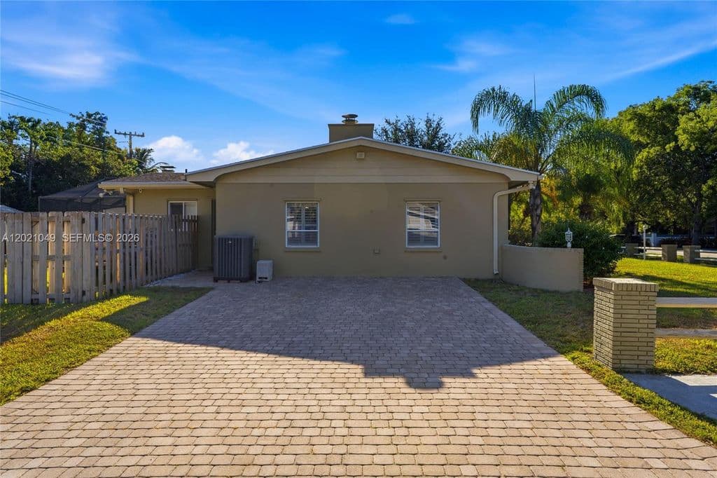 4+1 Müstakil ev — 8495 SW 160th St