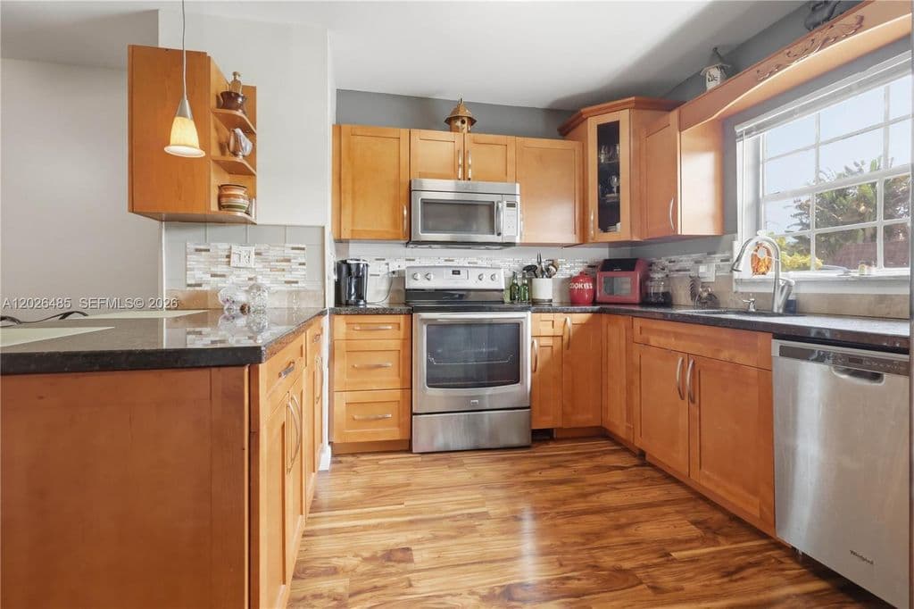 2-bedroom Condo — 2321 SW 81st Ter #5