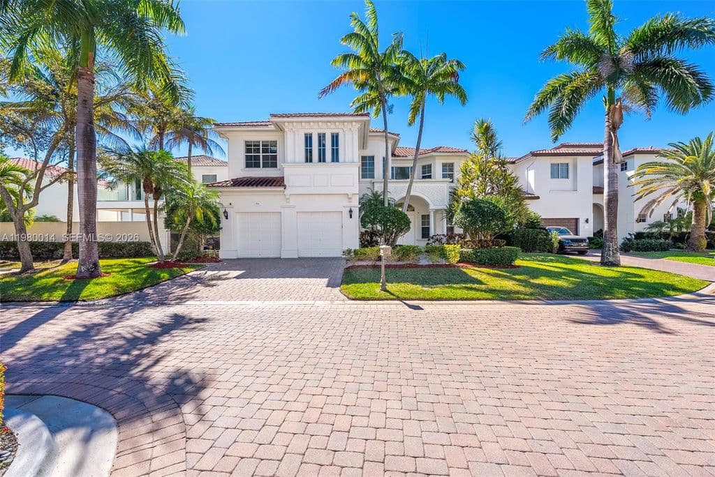 5-bedroom Single-Family Home — 822 Meridian Ln