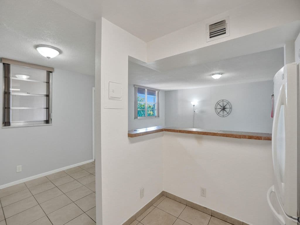 1+1 Condo — 1811 Jefferson Street #404