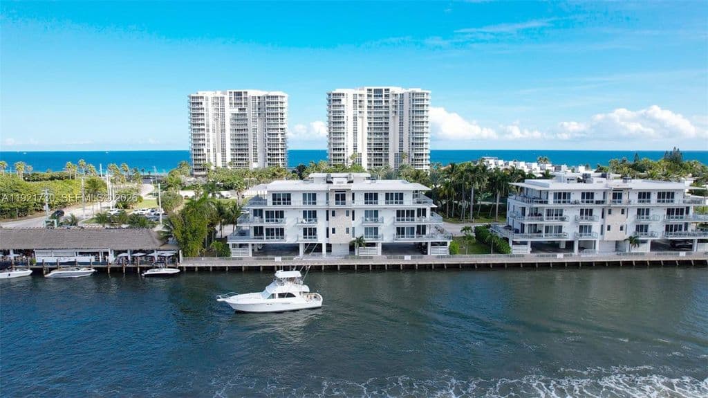 3-bedroom Condo — 6100 N Ocean Dr Unit 3N