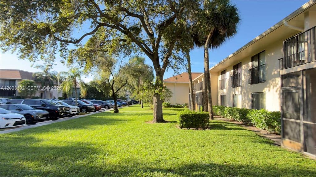 2-bedroom Condo — 5855 Washington St APT 90