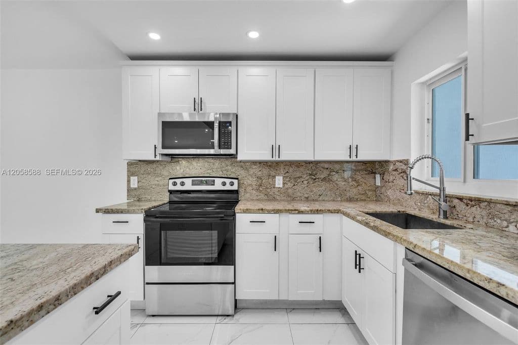 4-bedroom Single-Family Home — 19131 NW 33rd Ct