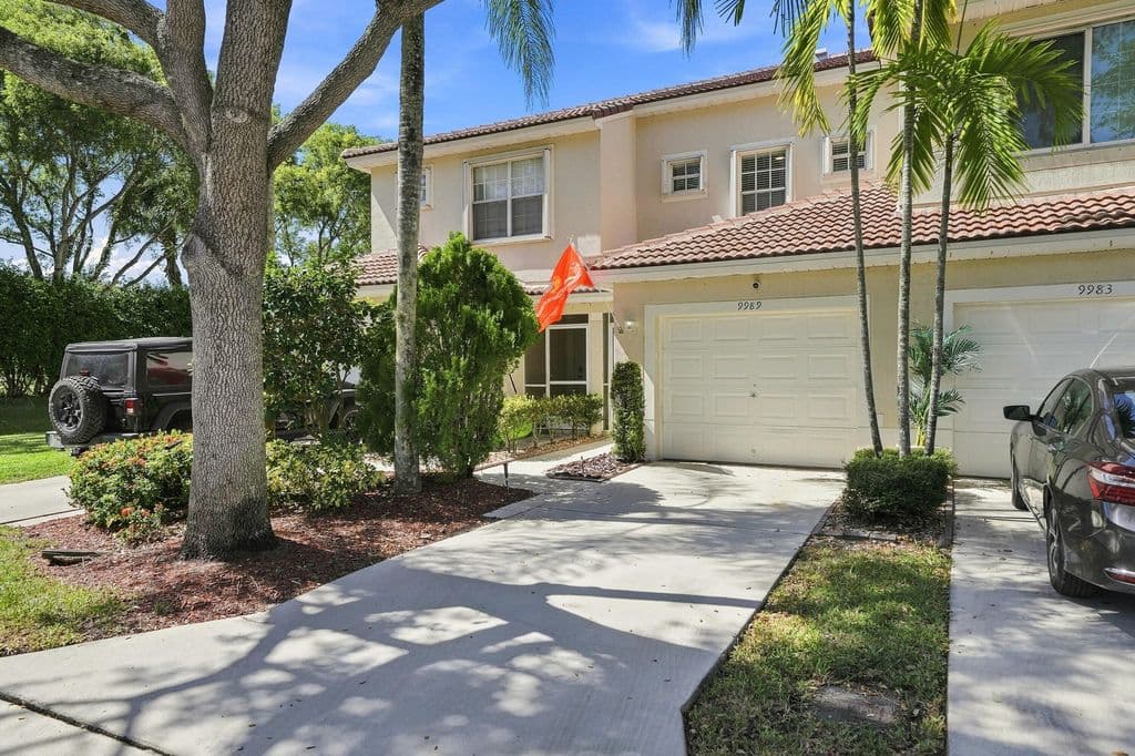 2+1 Mülk — 9989 PORTA LEONA Lane