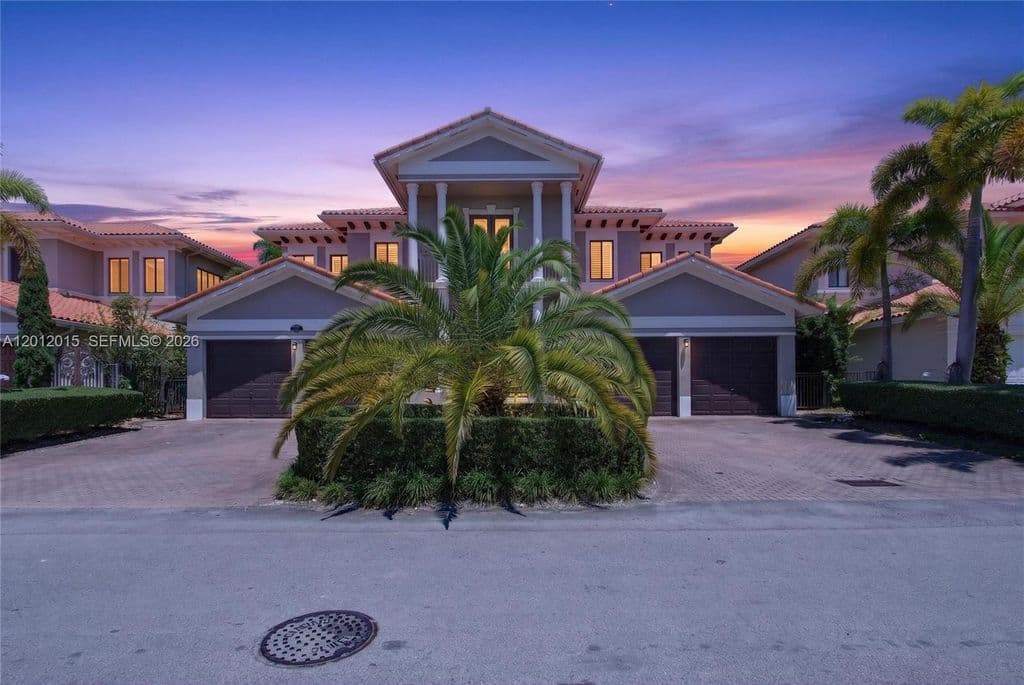 6+1 Müstakil ev — 18841 SW 74th Ct