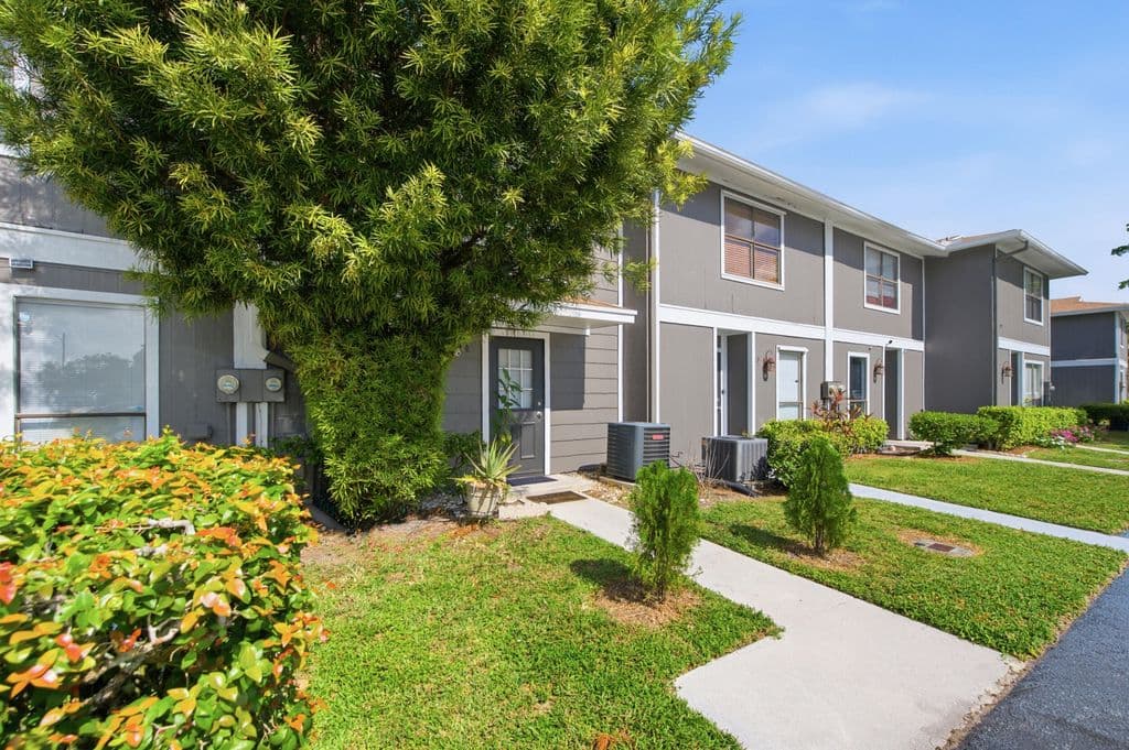 2-bedroom Property — 799 HILL Drive #E