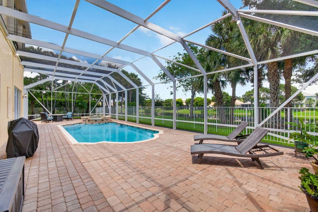 5-bedroom Single-Family Home — 1183 Canyon Way