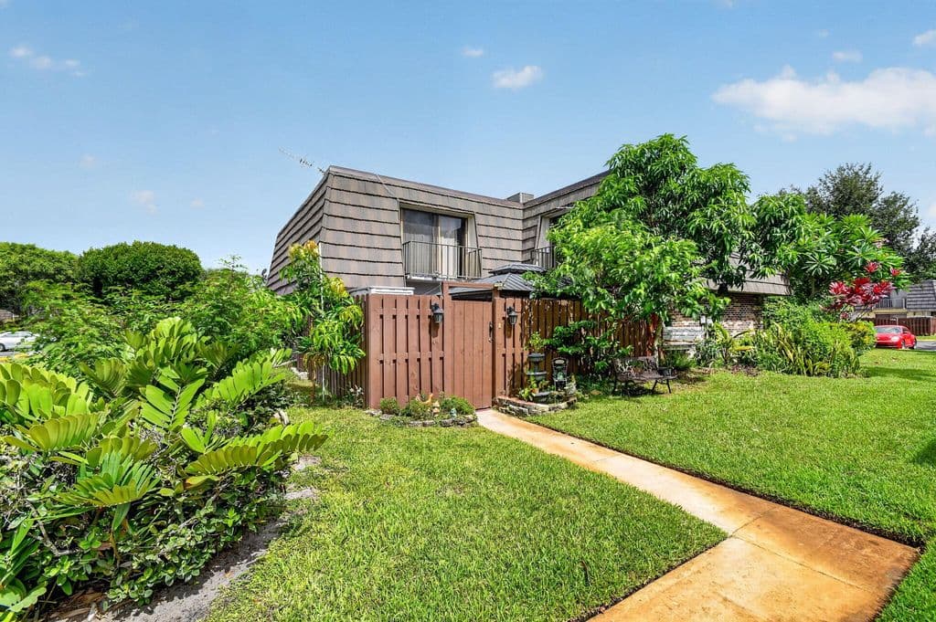 2+1 Mülk — 1610 Forest Lakes Circle #B