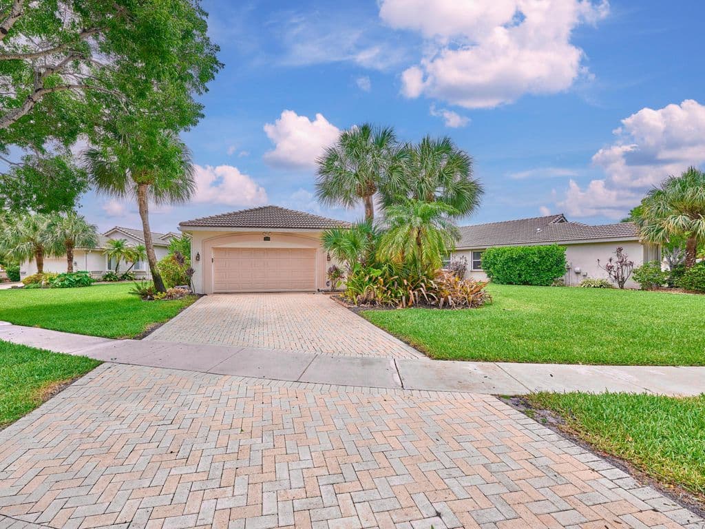 3-bedroom Single-Family Home — 2649 Clipper Circle
