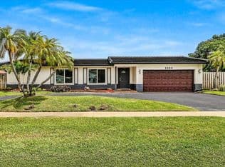 4-bedroom Single-Family Home — 5260 SW 10th Ct, Plantation, 33317