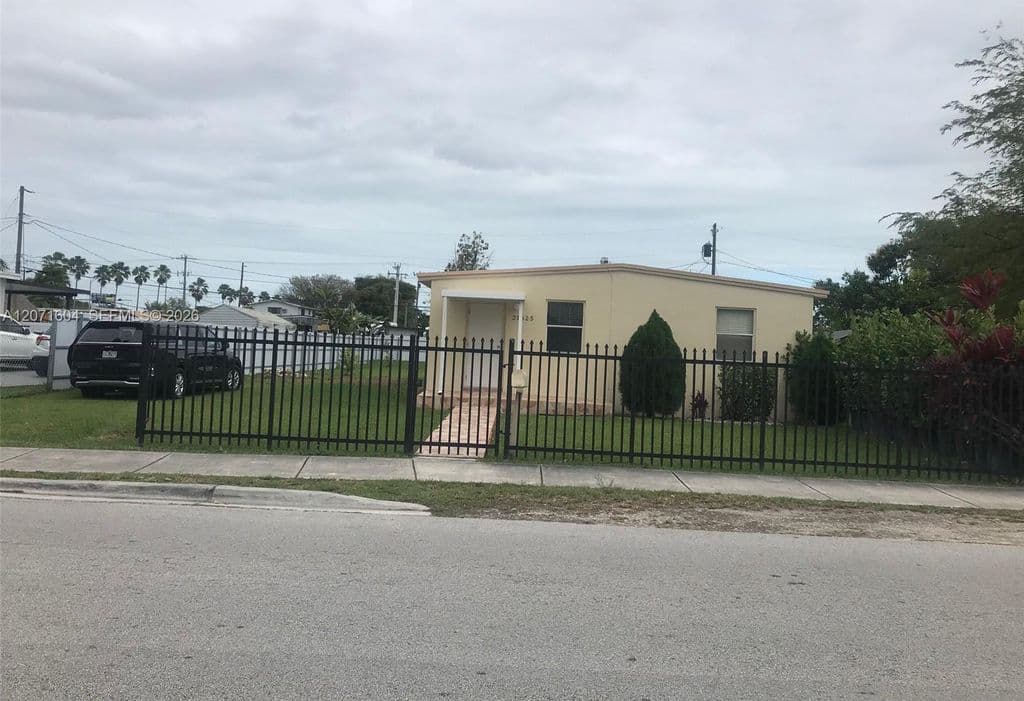 2-bedroom Single-Family Home — 21625 SW 109th Ave