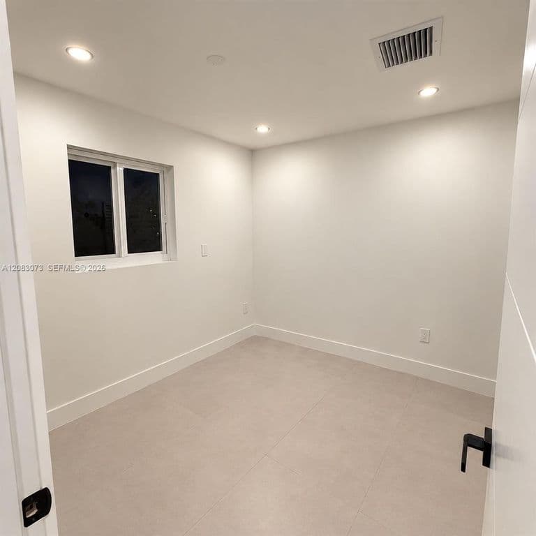 6+1 Müstakil ev — 20022 SW 118th Ave