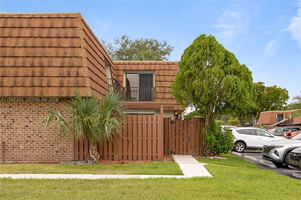 3+1 Mülk — 1170 SW 118th Ter