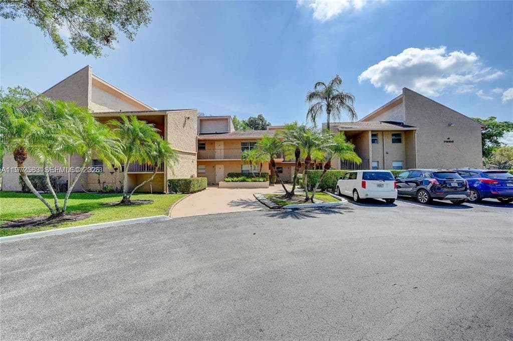 3+1 Condo — 7582 NW 86th Ter APT 104