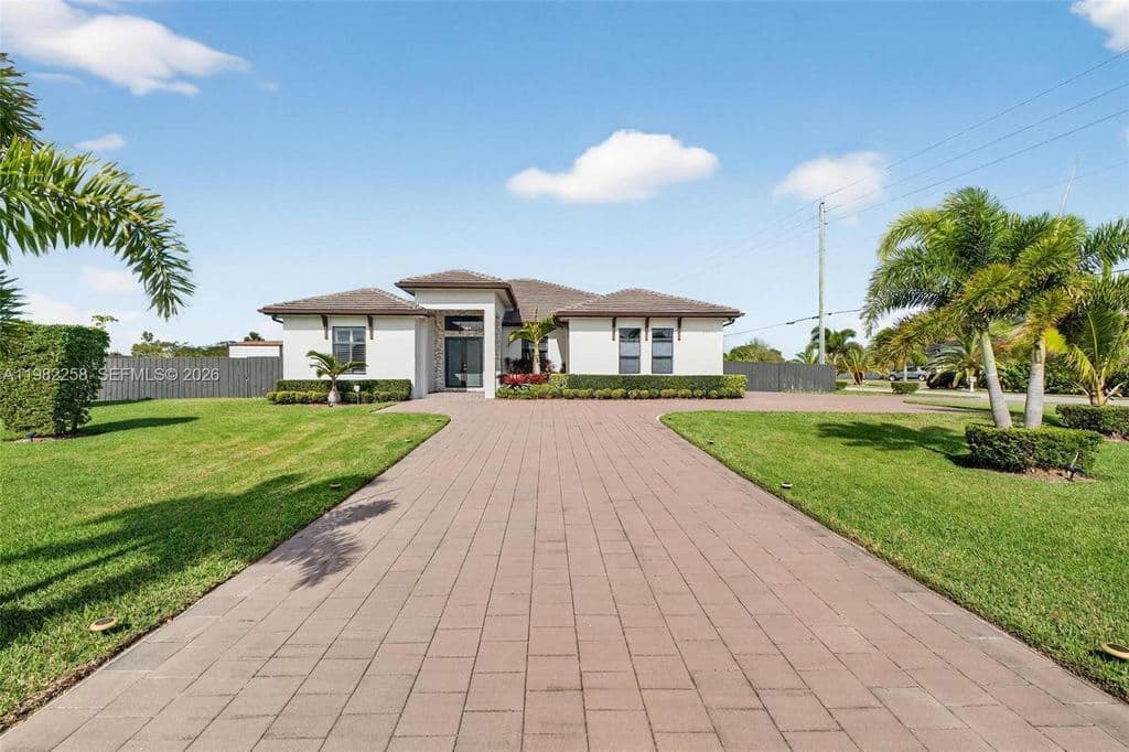 5+1 Müstakil ev — 28004 SW 169th Ct