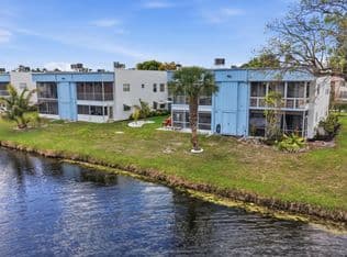 2-bedroom Condo — 406 Saxony I, Delray Beach, 33446