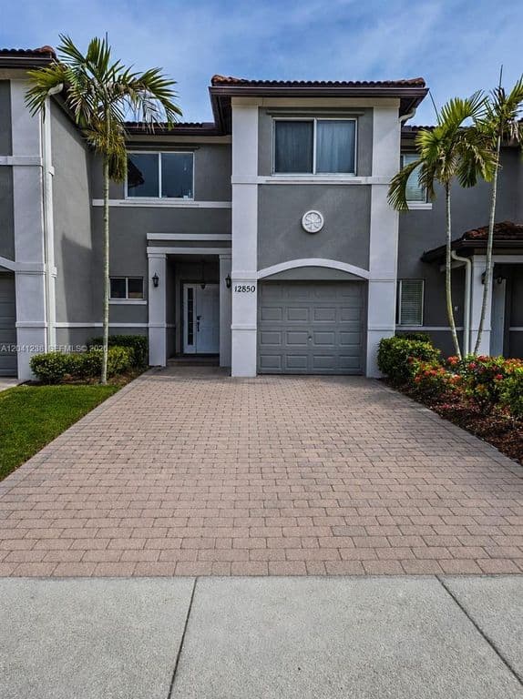 3+1 Mülk — 12850 SW 28th Ct