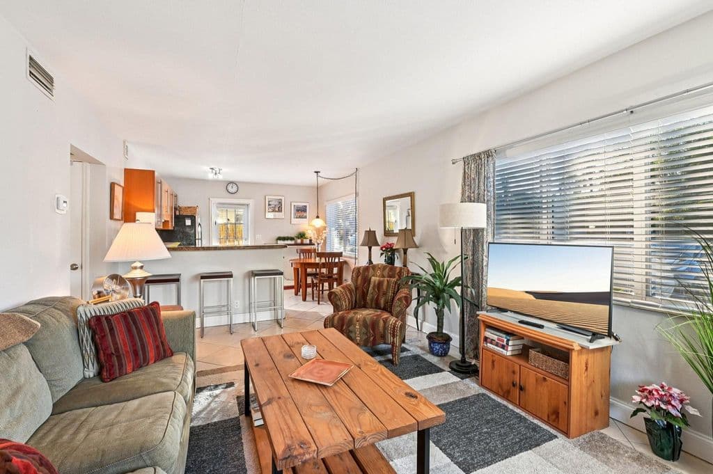 2+1 Condo — 1424 Holly Heights Drive #1