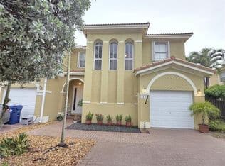 3+1 Townhouse — 11702 SW 137th Pl, Miami, 33186