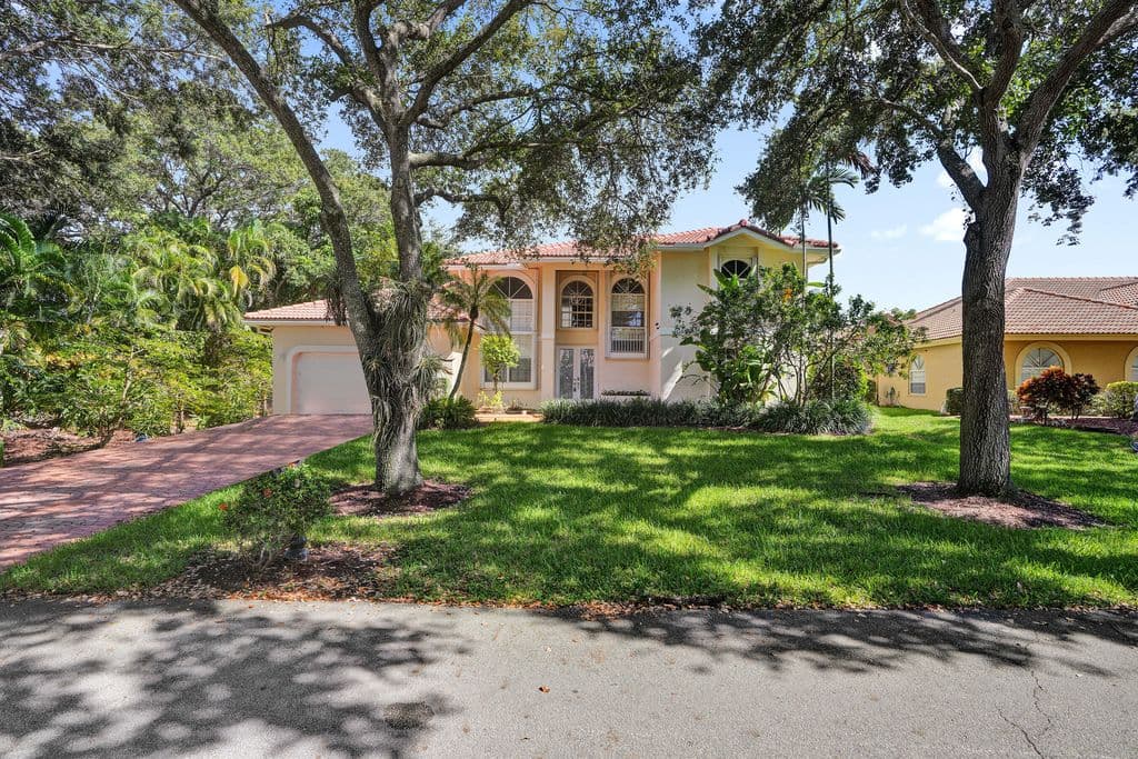 4+1 Müstakil ev — 6020 NW 61ST Manor