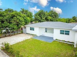 3-bedroom Single-Family Home — 320 NE 160th St, Miami, 33162