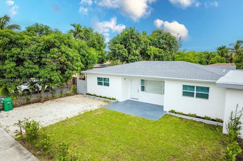 3-bedroom Single-Family Home — 320 NE 160th St